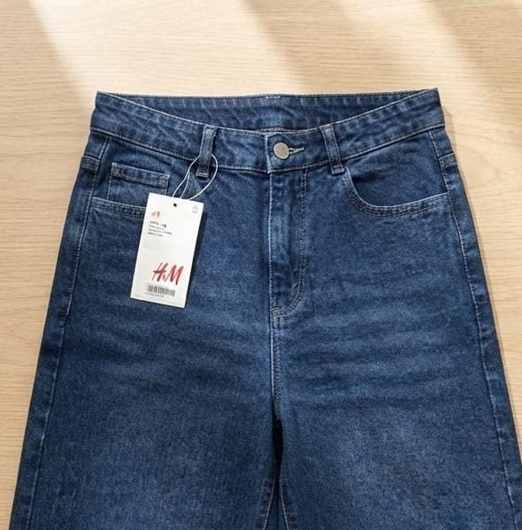 H&M Woman's High-West Wide Leg Dark Blue Jeans